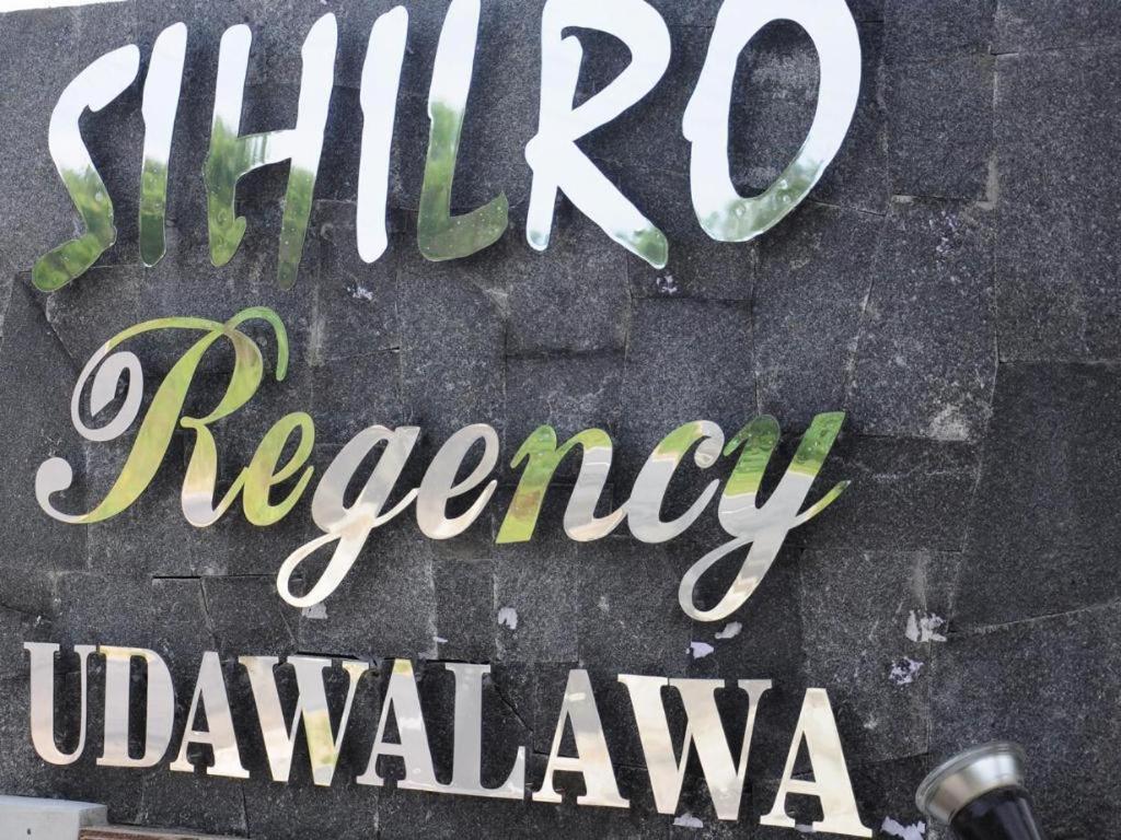 Hotel Sihilro Regency Udawalawe Exterior foto