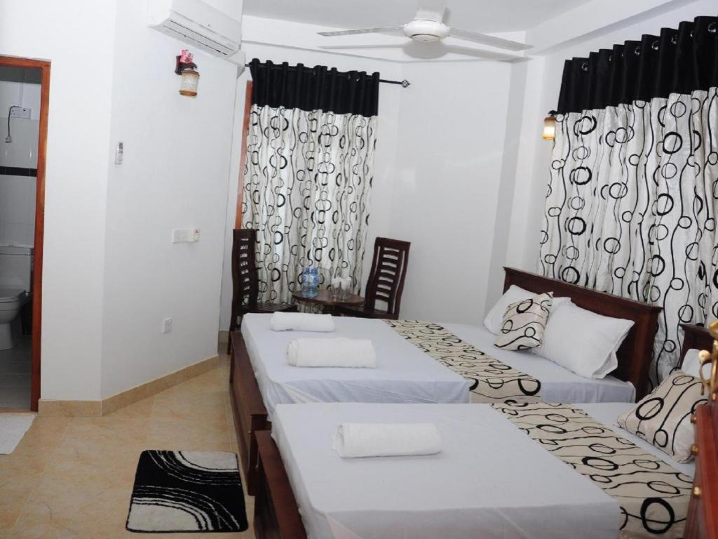 Hotel Sihilro Regency Udawalawe Exterior foto